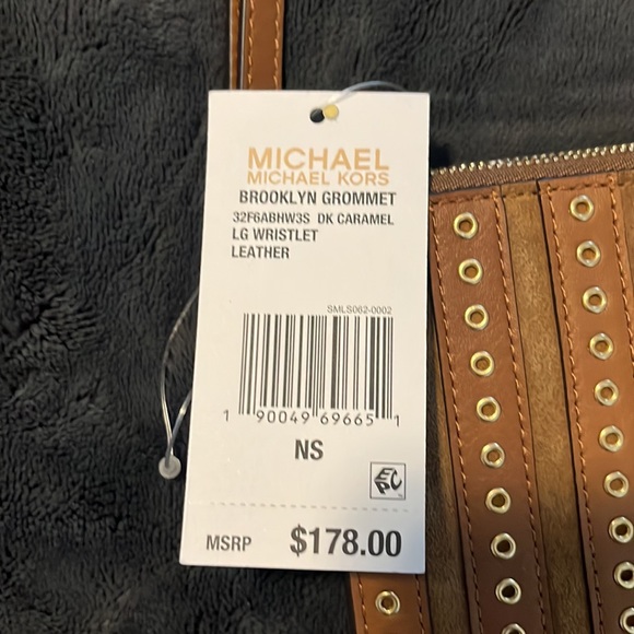 NWT Michael Kors Brooklyn Grommet Caramel Medium Leather Wristlet 32F6ABHW2S - Picture 7 of 7